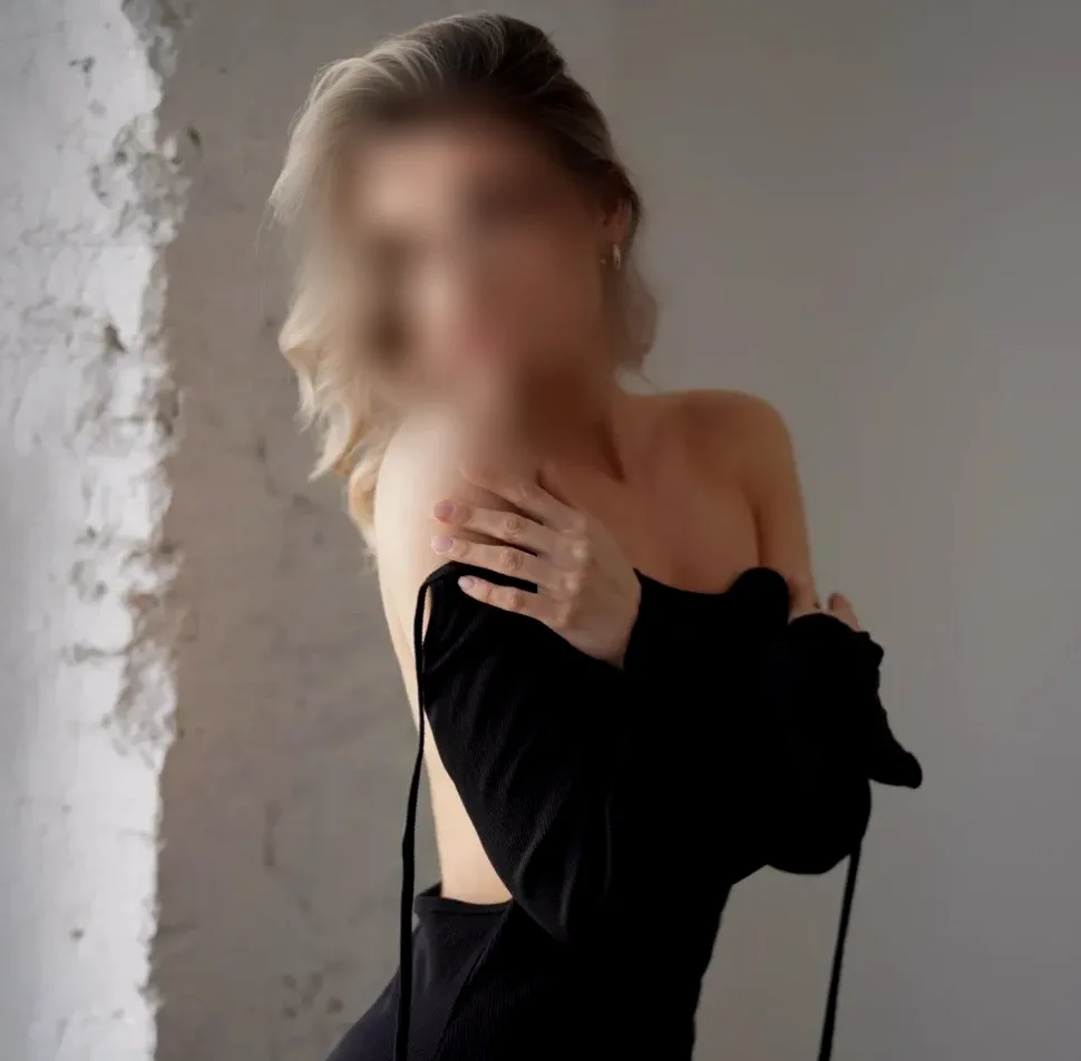 Carlota, 25 años